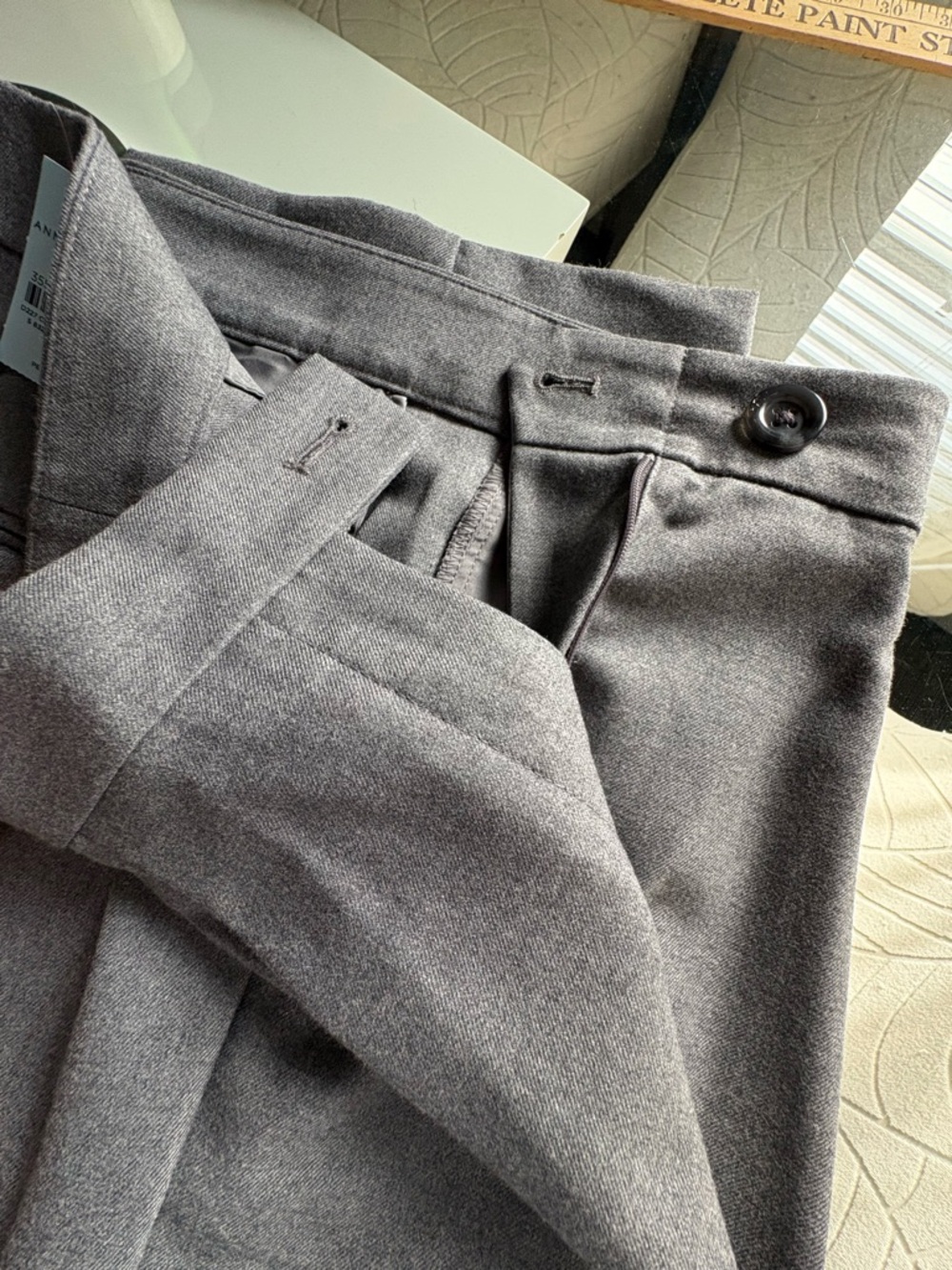 Ann Taylor Gray Straight-Leg Pleated Dress Pants - Picture 4 of 5